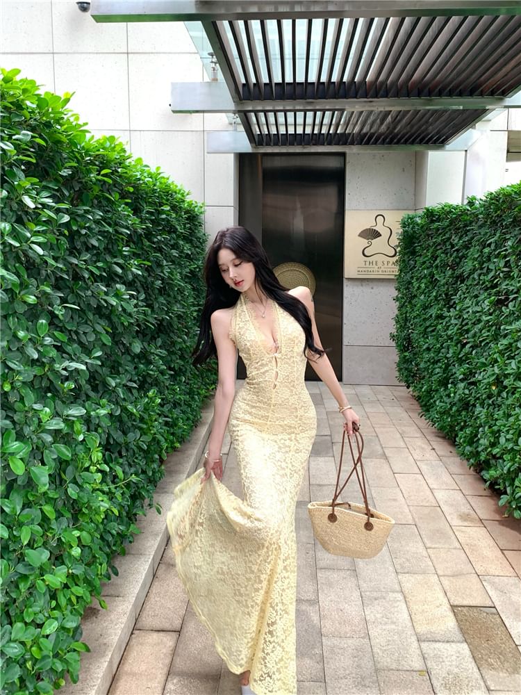 Halter Lace Mermaid Evening Gown V-Neck