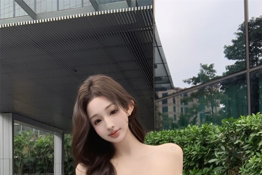 Off-Shoulder Accent Bow Ruffle T-Shirt Hem Crop Plain