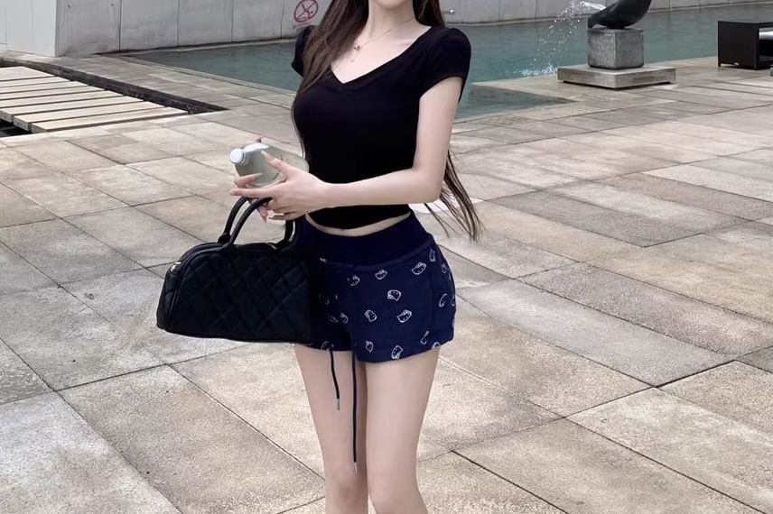 V-Neck Short-Sleeve Tee Crop Slim Fit Plain