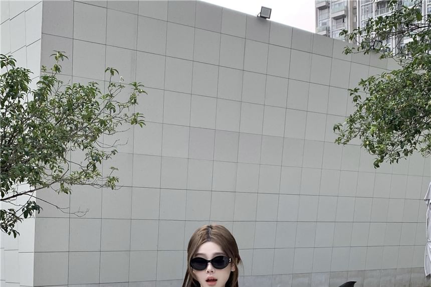 V-Neck Short-Sleeve Tee Crop Slim Fit Plain