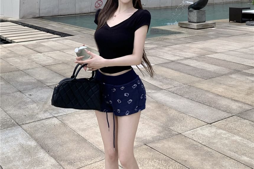 V-Neck Short-Sleeve Tee Crop Slim Fit Plain