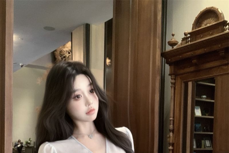 Bow + Set: Camisole Peplum Long V-Neck Top Plain Sleeve Blouse