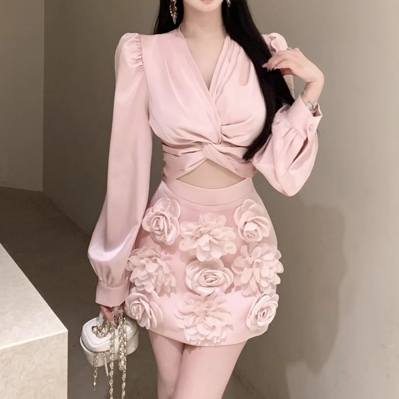 Rise V-Neck / Floral Ruched Blouse Applique High Plain Pencil Mini Long Crop Sleeve Skirt