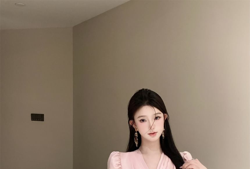 Rise V-Neck / Floral Ruched Blouse Applique High Plain Pencil Mini Long Crop Sleeve Skirt