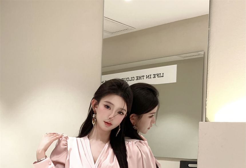 Rise V-Neck / Floral Ruched Blouse Applique High Plain Pencil Mini Long Crop Sleeve Skirt