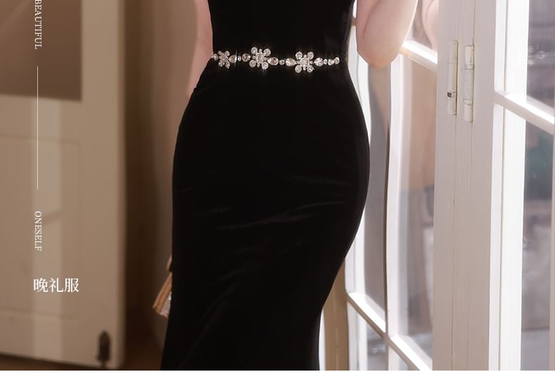 Mermaid Neck Cutout Rhinestone Halter Accent Evening Dress