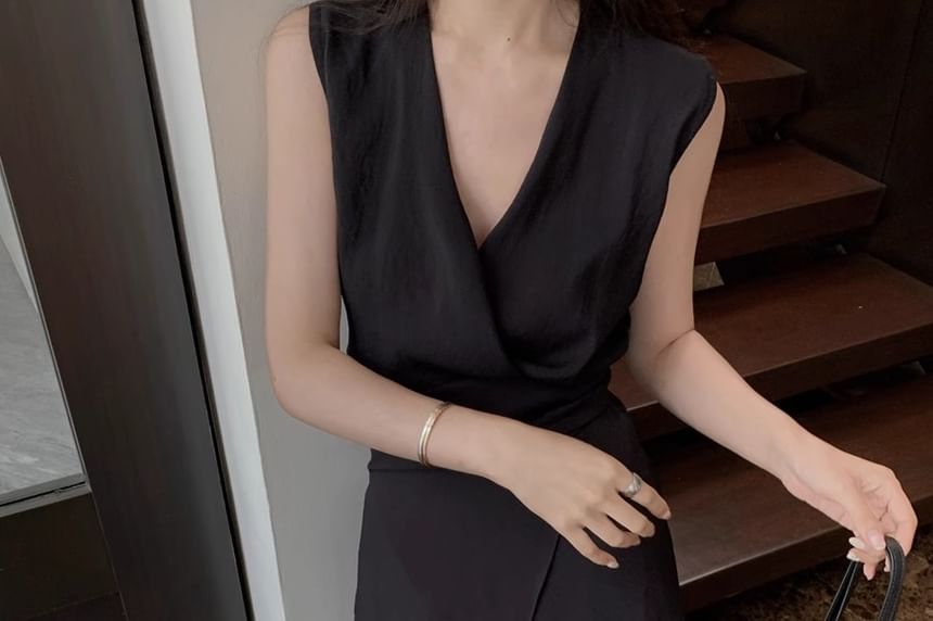 + Waist Set: V-Neck Tank A-Line Maxi Elastic Top Plain Skirt Asymmetrical