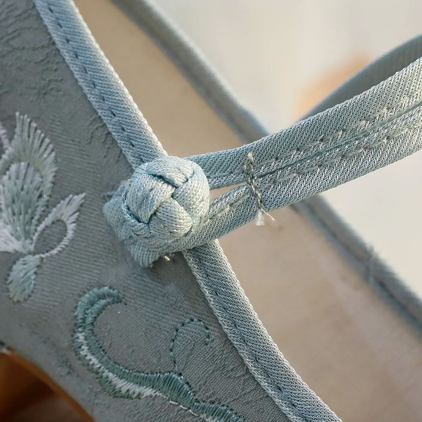 Shoes Block Embroidered Heel