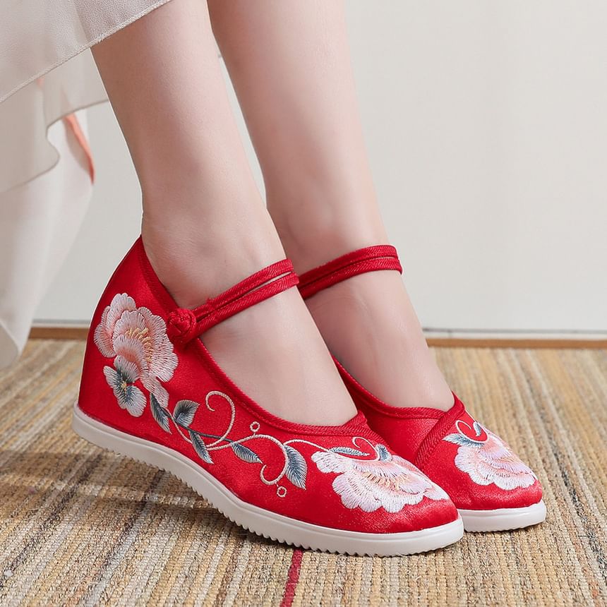 Floral Heel Wedge Embroidery Shoes