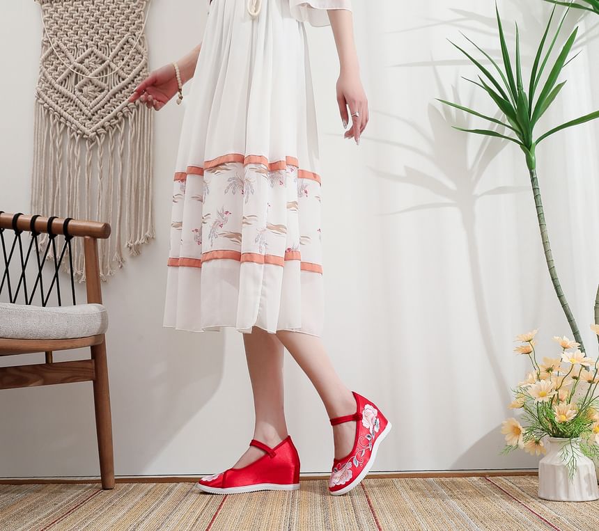 Floral Heel Wedge Embroidery Shoes