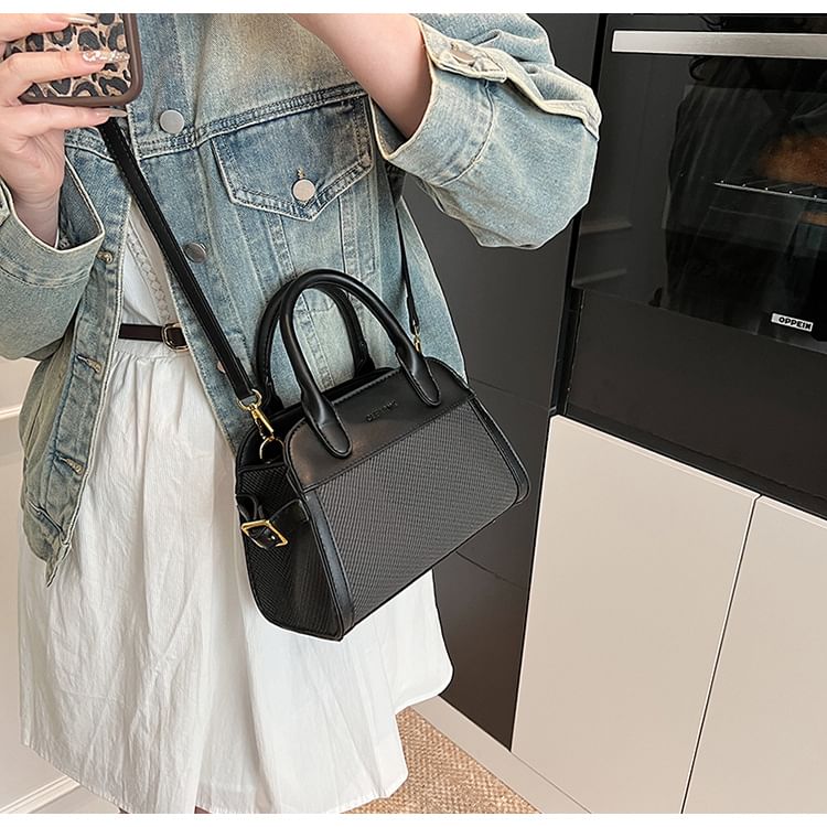 Crossbody Bag Lettering