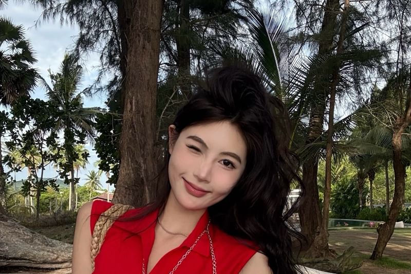 Plain Zipped Crop Sleeveless Slit Fit Top Collared Slim