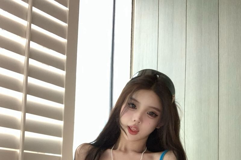 Crop Panel Sheer Accent Top V-Neck Lace Camisole Bow