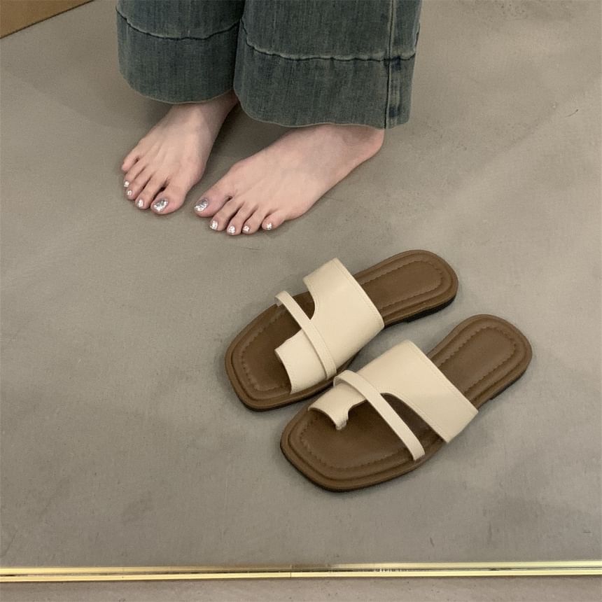 Toe Slide Loop Sandals Flat