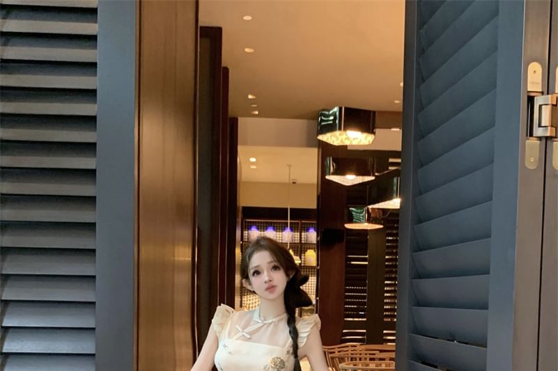 High Rise Cap-Sleeve Buttoned Wide Set Collar Leg Floral Plain Crop Frog Tube Slit Stand Embroidered Pants / Top