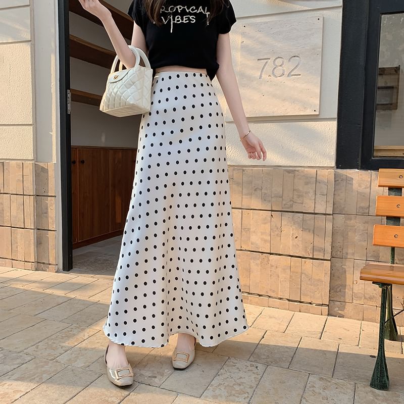 Dotted High Skirt A-Line Maxi Rise