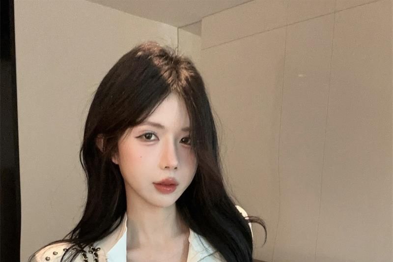 Fit Studded Turtleneck Plain Short-Sleeve Slim Zip T-Shirt