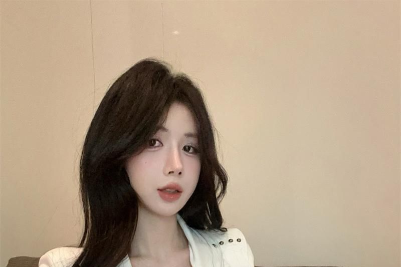 Fit Studded Turtleneck Plain Short-Sleeve Slim Zip T-Shirt