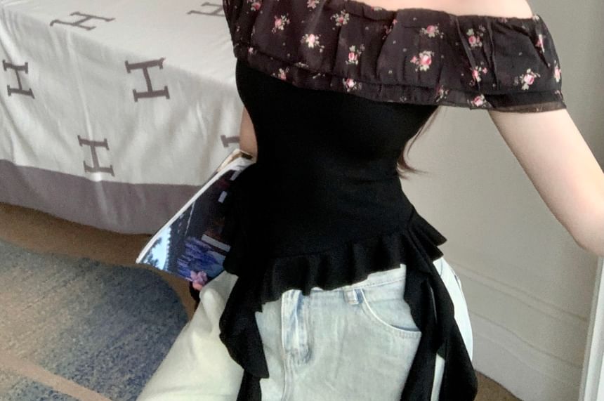 Tee Floral Trim Cap-Sleeve Panel Ruffle Off-Shoulder Slim Fit