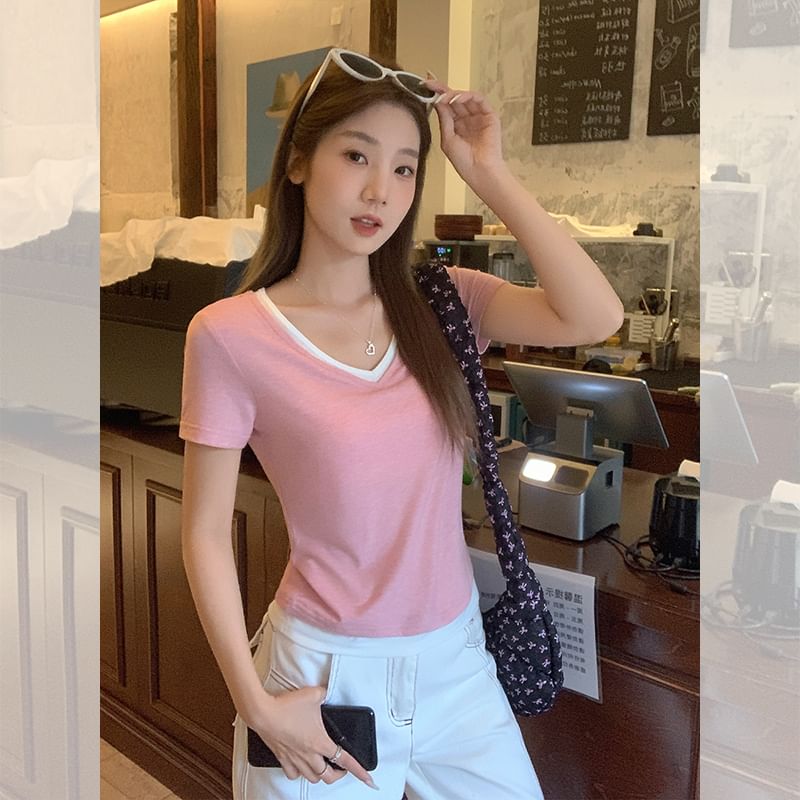 Contrast Two-Piece Short-Sleeve Trim Mock Tee V-Neck