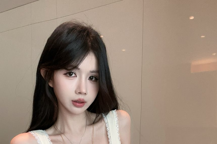 Crop Top Square Fit Slim Lettering Neck Tank Trim Lace