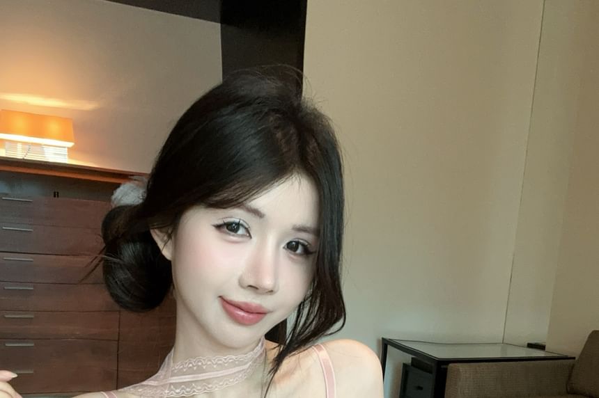 Cami Crop Lace Top Padded Floral