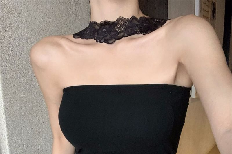 Plain Crop Padded Slim Halter Lace Fit Top Panel