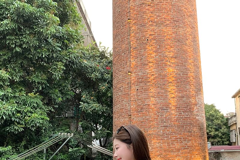 Top Puff-Sleeve Blouse Peplum Open / Bow Halter Back Plain