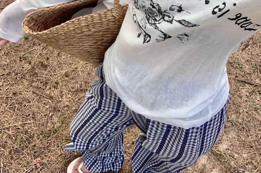 Long-Sleeve One-Shoulder Lettering T-Shirt