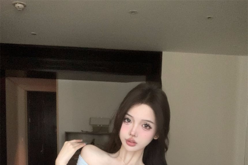 Plain Short-Sleeve One-Shoulder T-Shirt