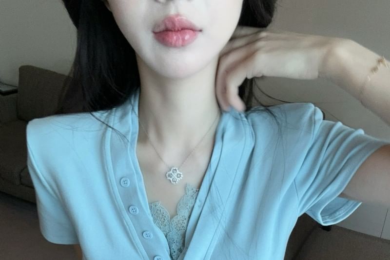 Short-Sleeve V-Neck T-Shirt Ruched Trim Plain Lace