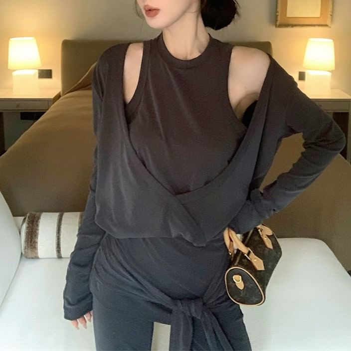 T-Shirt Plain Mock High Long-Sleeve Flared Waist Pants Crew Two-Piece / Neck