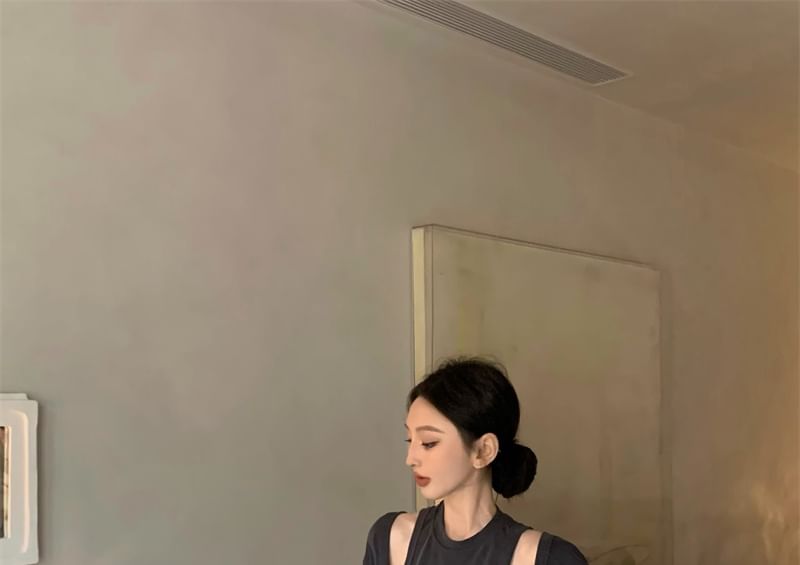 T-Shirt Plain Mock High Long-Sleeve Flared Waist Pants Crew Two-Piece / Neck