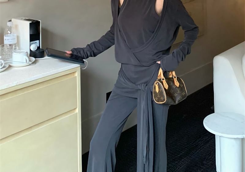 T-Shirt Plain Mock High Long-Sleeve Flared Waist Pants Crew Two-Piece / Neck