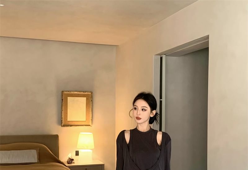 T-Shirt Plain Mock High Long-Sleeve Flared Waist Pants Crew Two-Piece / Neck