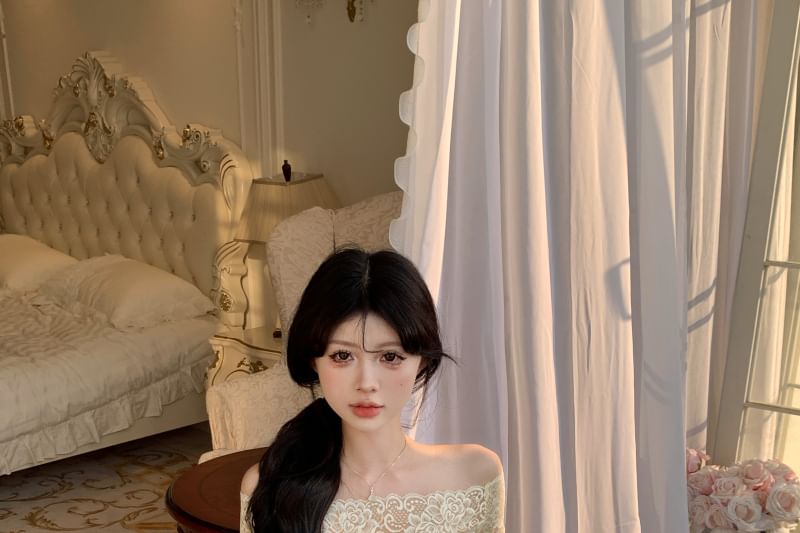 High Plain Lace / Mini Tee Short-Sleeve Rise Off-Shoulder Trim Pencil Floral Skirt