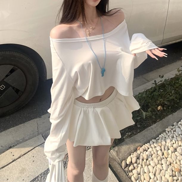 Plain Mini / Crop T-Shirt Off A-Line Shoulder Skirt Long-Sleeve