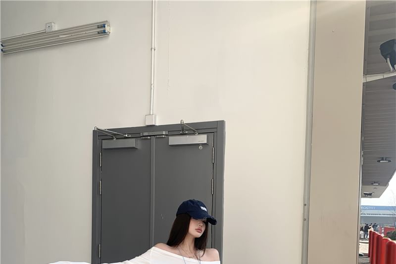 Plain Mini / Crop T-Shirt Off A-Line Shoulder Skirt Long-Sleeve