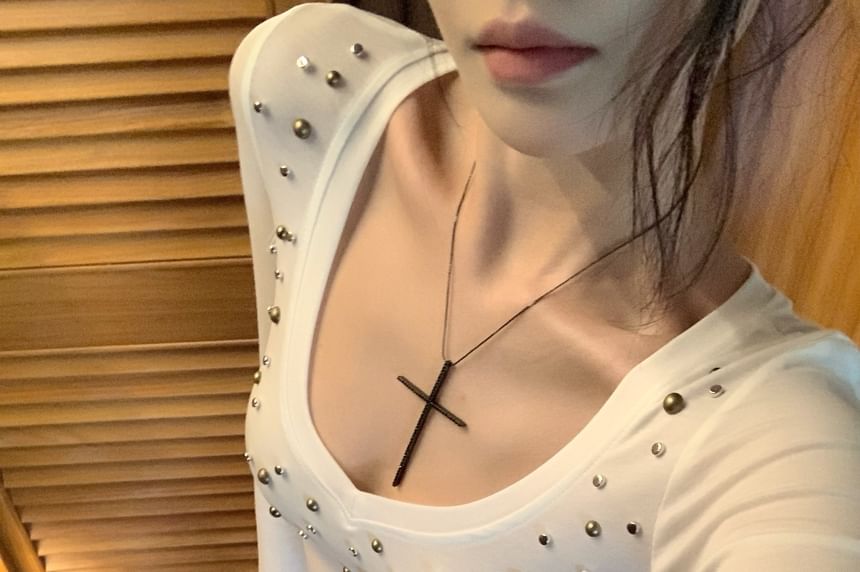 Plain Studded Deep Sleeve Tee Plunge Short