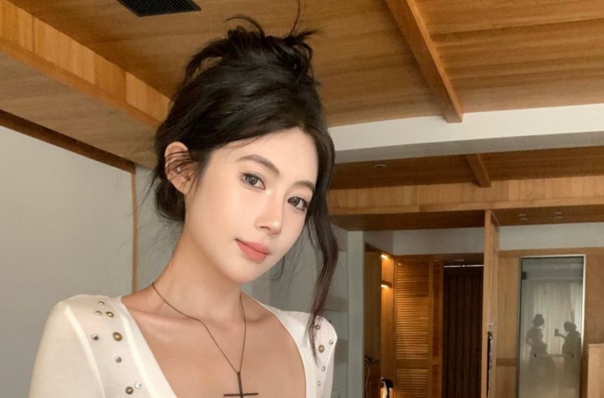 Plain Studded Deep Sleeve Tee Plunge Short