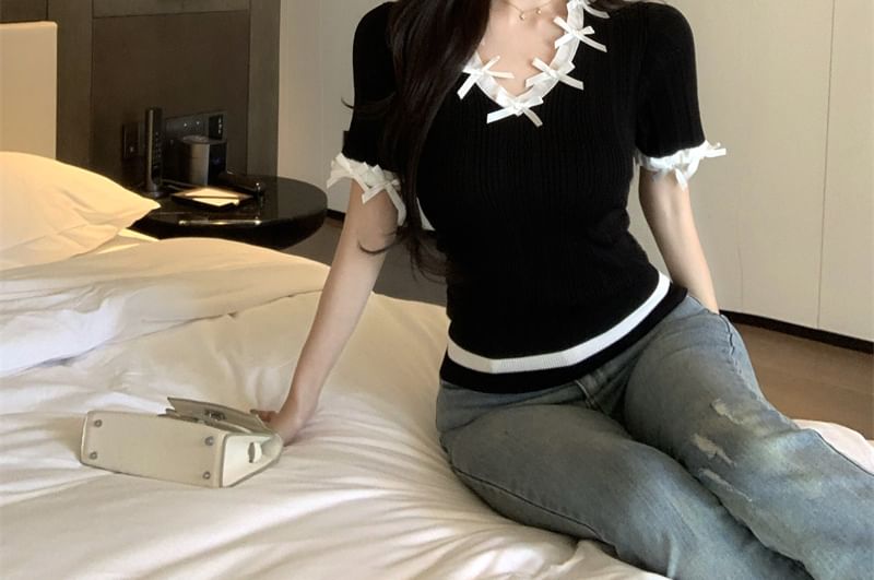 Accent Top Plain Bow V-Neck Cap-Sleeve