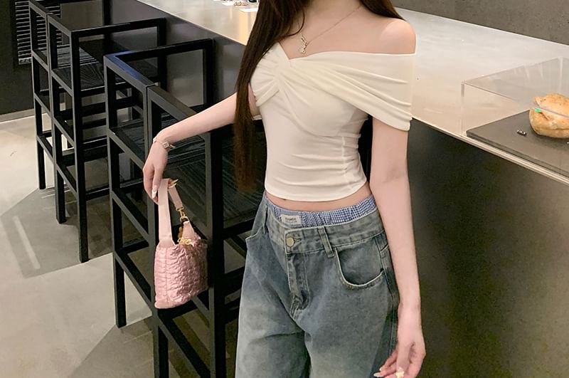 Short-Sleeve Twisted V-Neck Crop Plain Top