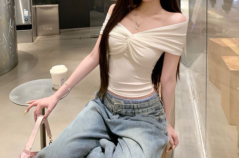 Short-Sleeve Twisted V-Neck Crop Plain Top