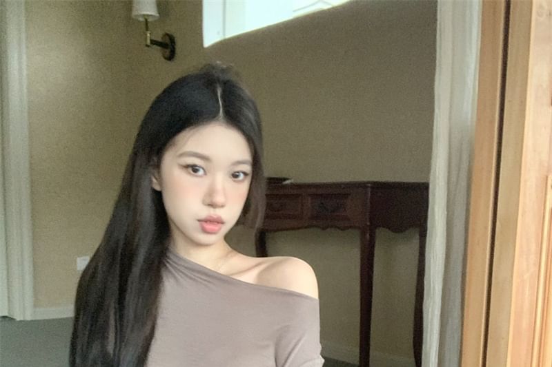 Plain Long-Sleeve Off Crop Top Shoulder