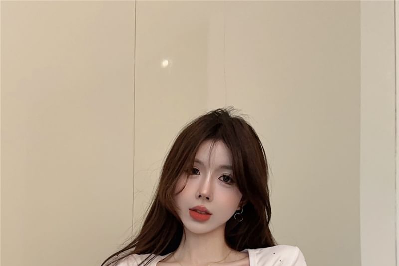 Plain Rhinestone Neck Crop Short-Sleeve T-Shirt Square