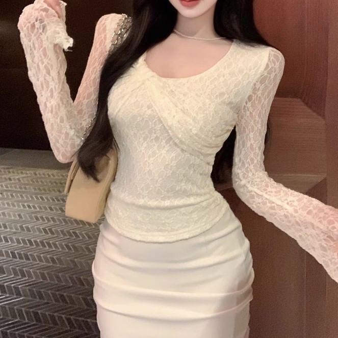 U-Neck Long-Sleeve Lace Top