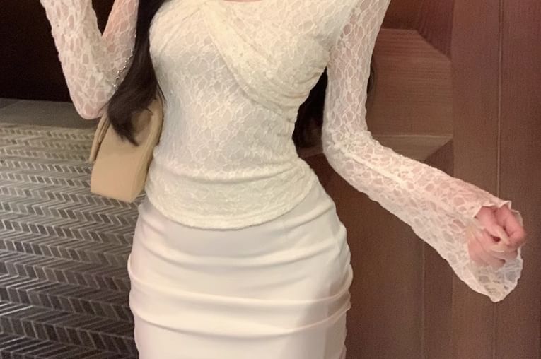 U-Neck Long-Sleeve Lace Top