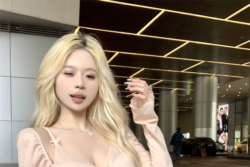 T-Shirt Panel Edge Lettuce Plain V-Neck Long-Sleeve Mesh Mock Two-Piece