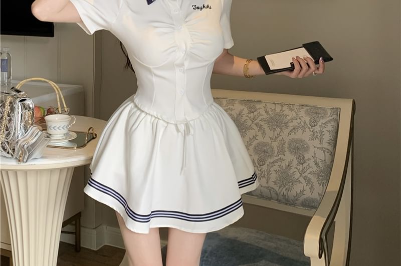 Embroidered Letter Short-Sleeve T-Shirt Collar