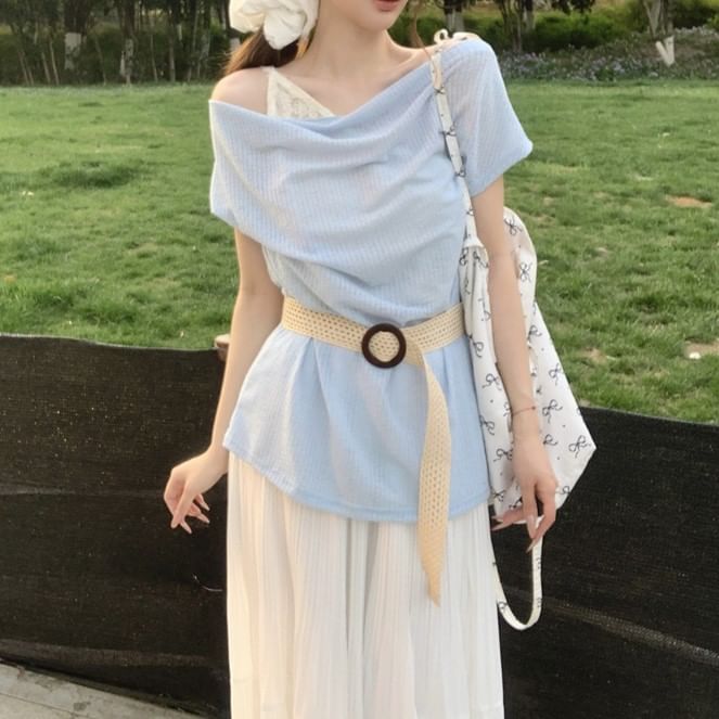 Short-Sleeve Plain One-Shoulder Tee